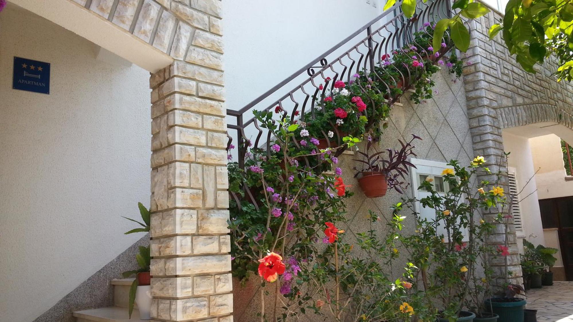Apartments Vojin Trogir Bilik gambar